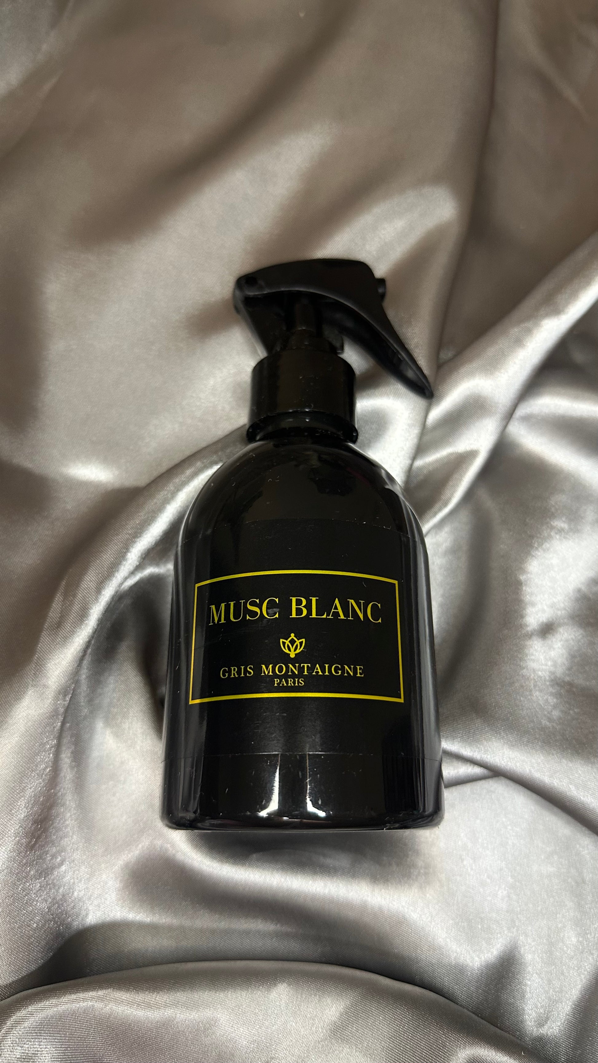 Spray gris Montaigne Musc blanc
